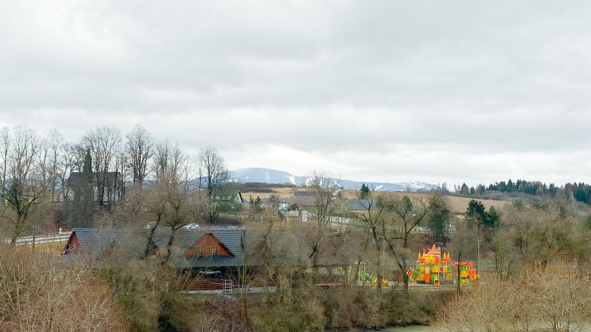 Riverfront Apartment Bešeňová Zewnętrze zdjęcie